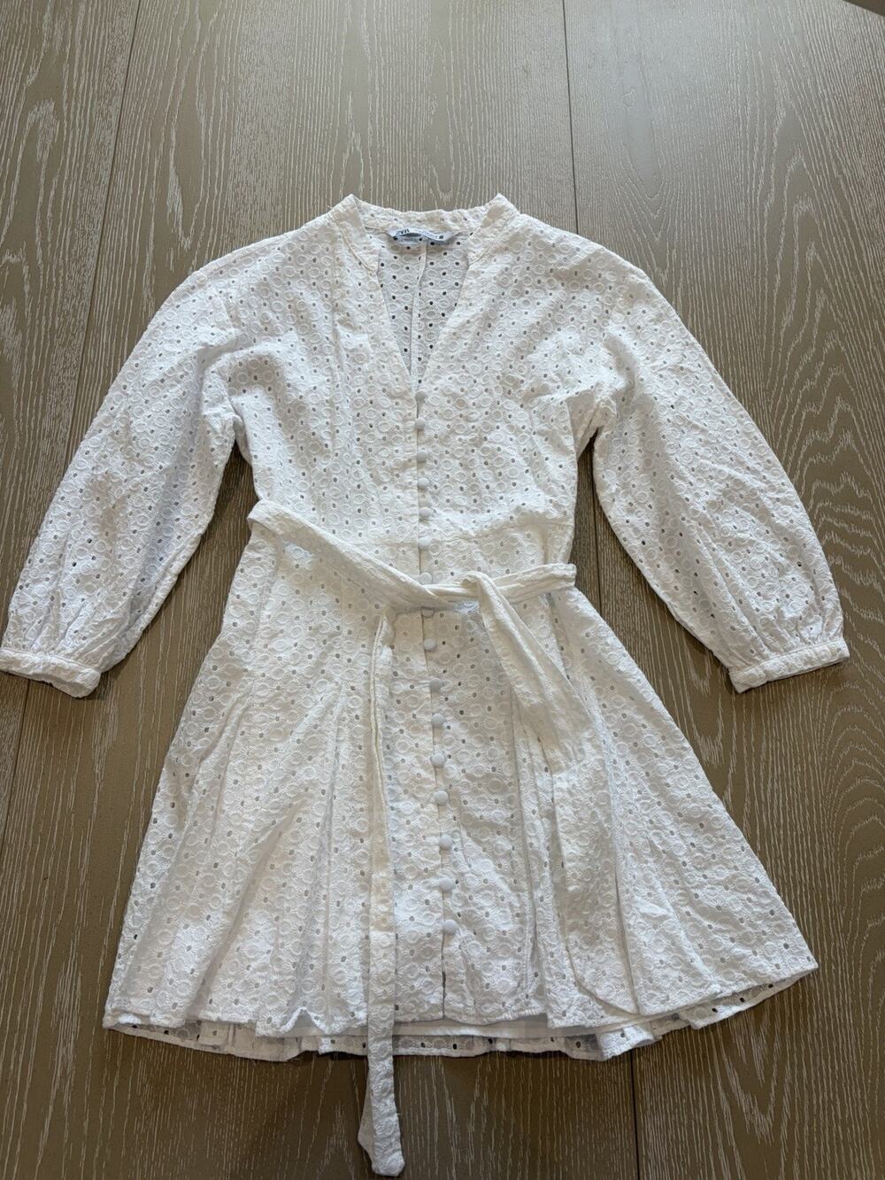 ZARA WOMAN SHORT DRESS WITH OPENWORK EMBROIDERY WHITE | SIZE MEDIUM